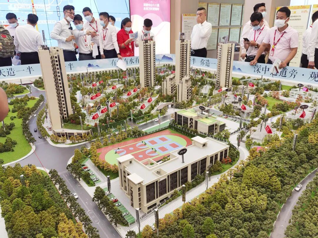 房地产又承载了极高的关注度。“有房的人肯定都希望房价上涨，意味着我的财富要增值。但从另外一个角度看，没房的人、想买房的人，就希望房价不能太高。当然我们从国家方面来说，还是希望整个房地产市场有一个稳定的 ...