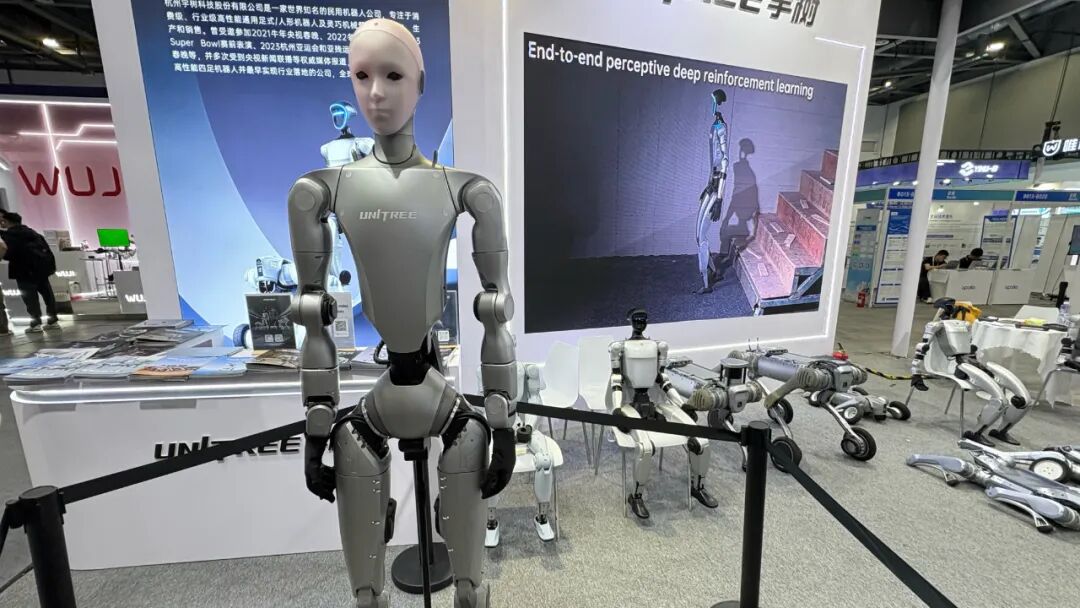 2025.10.29走至IPO前夕的宇树，站在赛道“聚光灯”下。当前，在国内已经披露IPO进程的机器人企业中，宇树给出了最为明确的时间线：2025年年底前向证券交易所提交IPO申请。宇树站在离IPO最近的地方，也成为所有后来者 ...