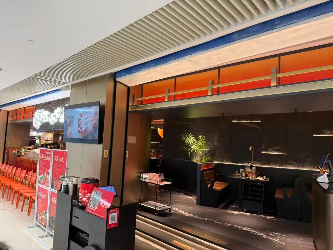 10月30日，长沙市民向潇湘晨报报料，西塔老太太泥炉烤肉（坡子街悦方店）后厨环境差。记者将相关情况反馈给坡子街市场监管所后，执法人员立即赶往现场进行了检查。该市民称，其是内部员工朋友，了解到该门店后厨环境 ...