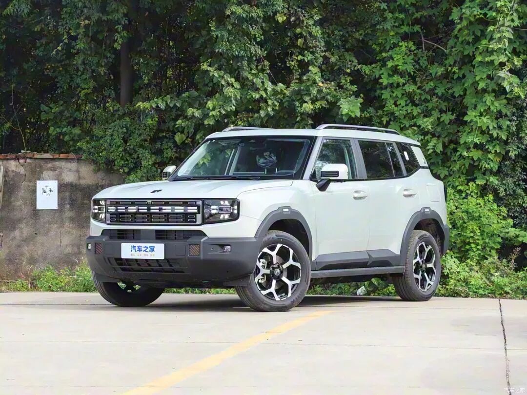 置换价14.99万起买硬派SUV！840牛·米，百公里才6个多油？！