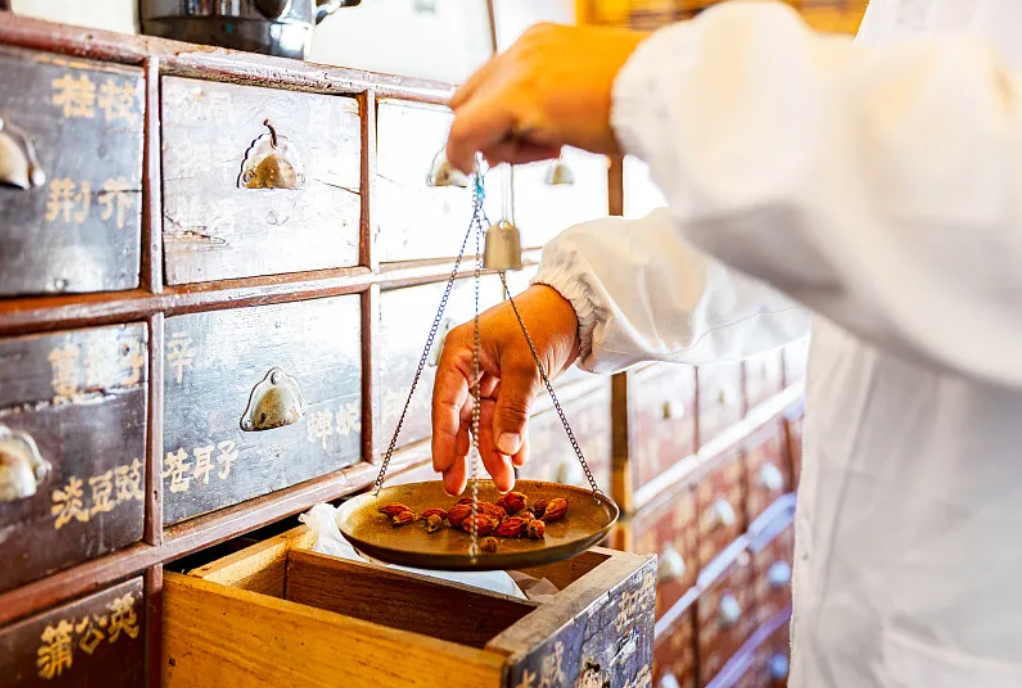 朋友圈狂卖54万元！号称能治十几种病的“神药”，秘密竟是中药粉掺止痛药，长期服用或 ...