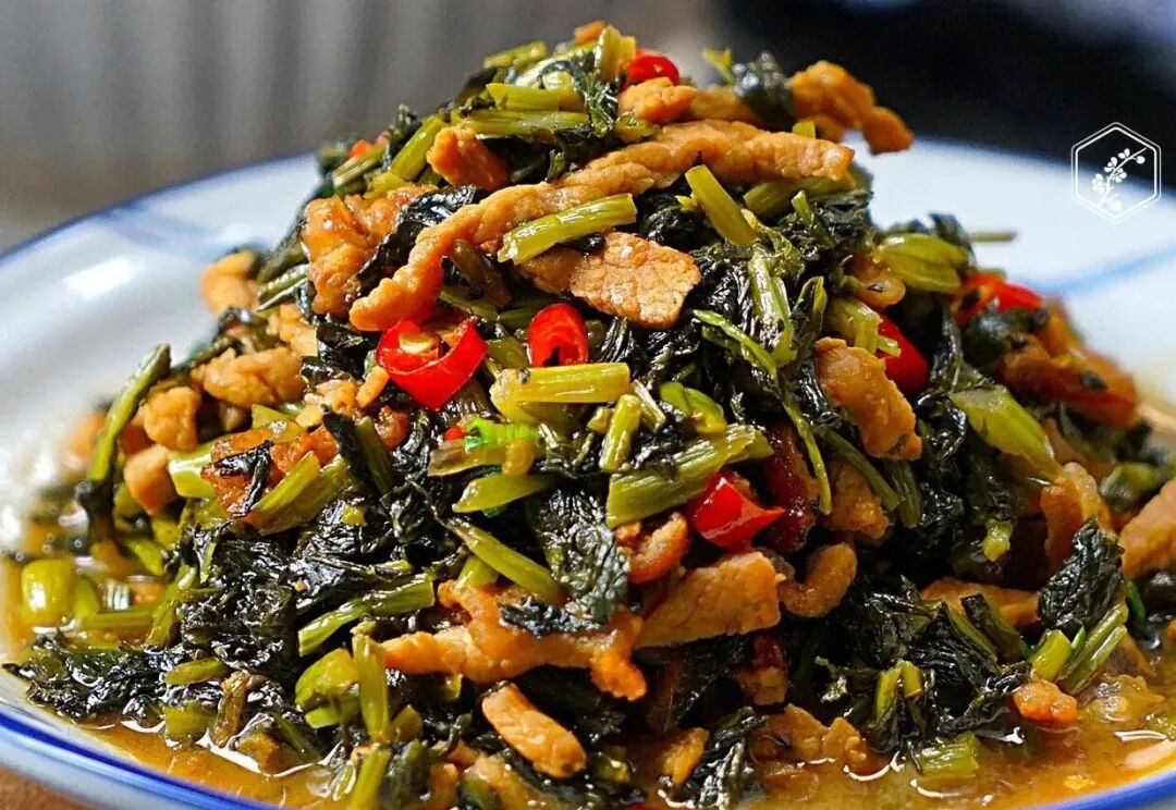 冬天，这菜最下饭，荤素搭配自带鲜味，比肉香，不吃到撑不罢休 ... ...