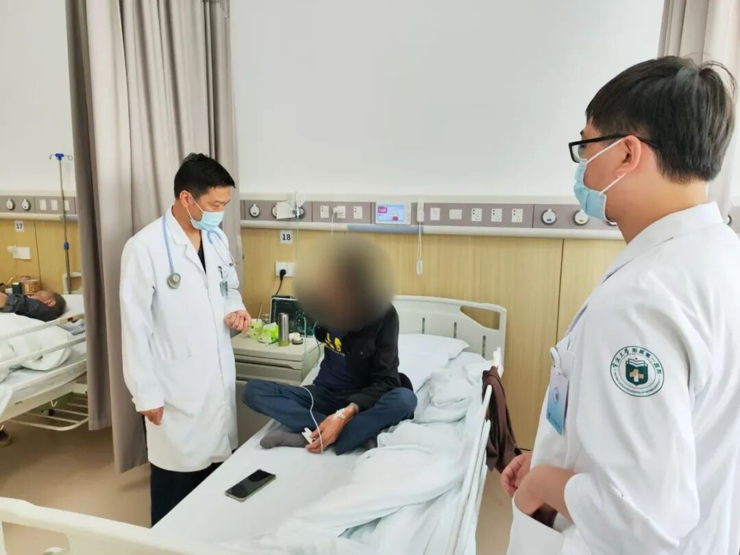 忍不住！20岁男生肺被“啃”出10多个空洞，网友：啊？经常这样做 ... ... ...