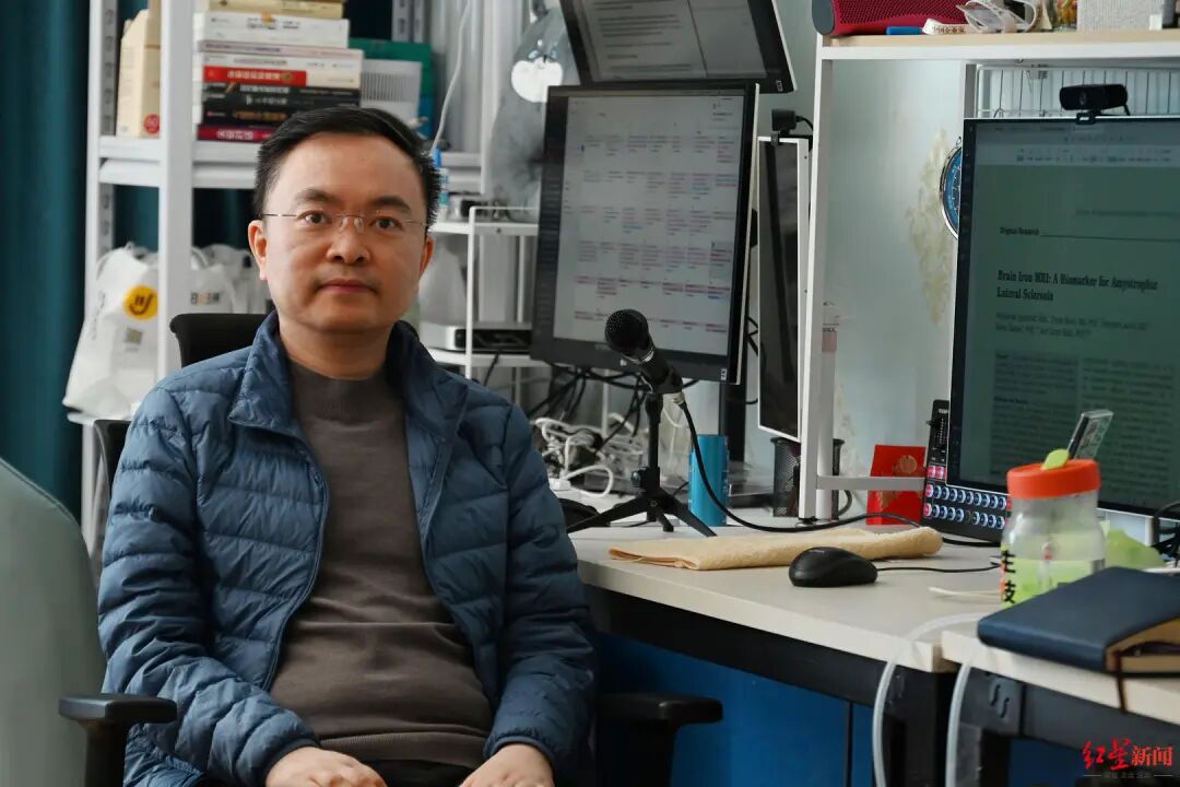 探访蔡磊失语后现状：无法咳痰时常窒息，特别珍惜时间，仍每天坚持工作到23点；6年投  ...