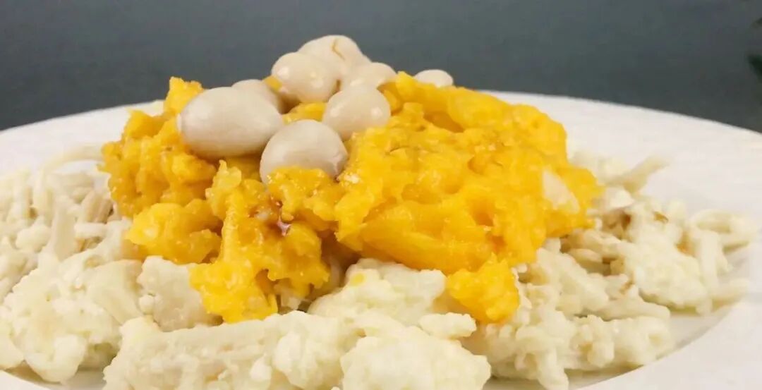 做赛螃蟹时，最忌蛋黄直接炒，多加1步，蟹味鲜香浓郁不输螃蟹味 ... ...