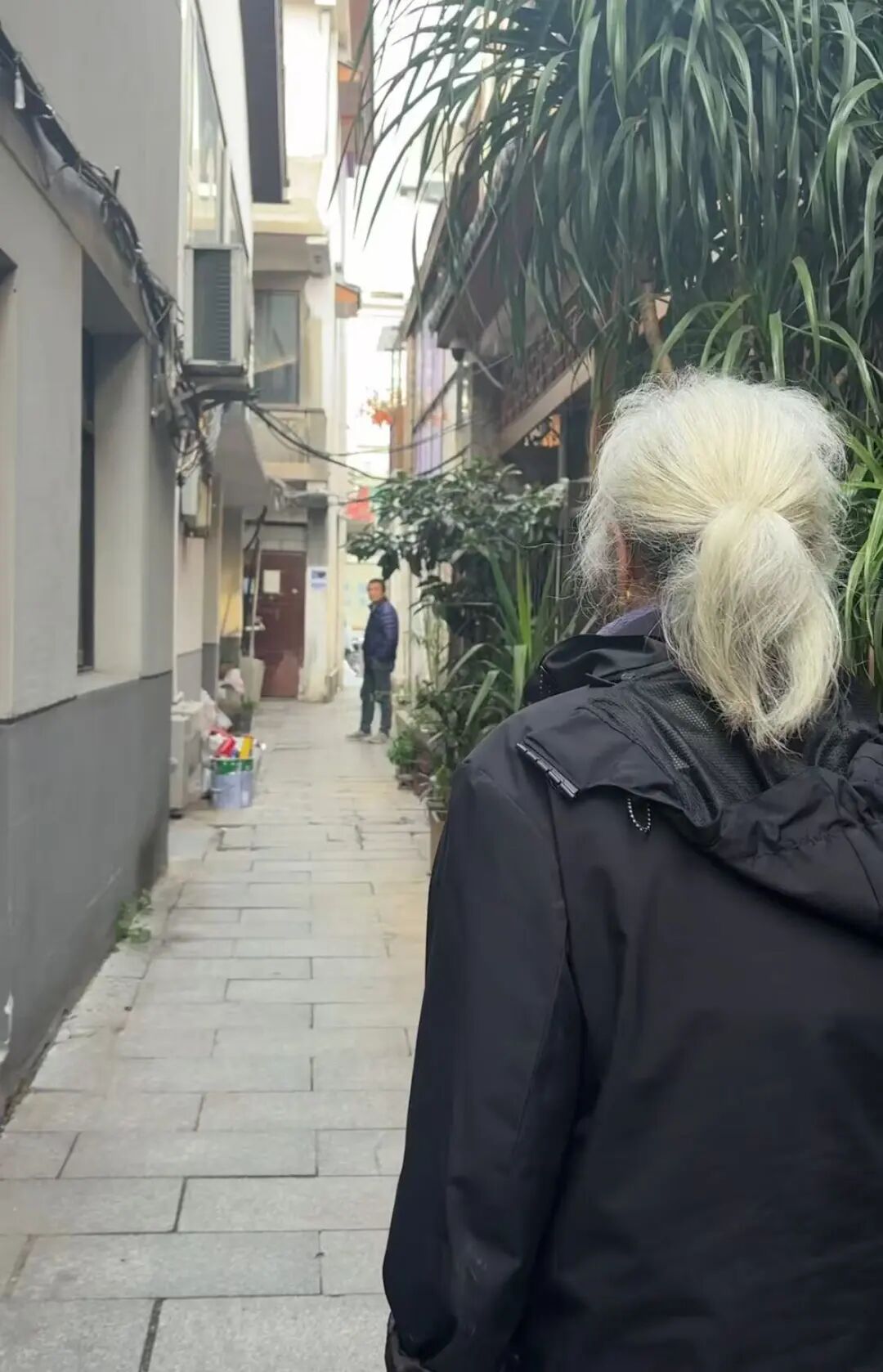 长沙盲人老太巷里专找女生带路？视频发布者道歉：或多或少带有恶意揣测，非常抱歉给老 ...