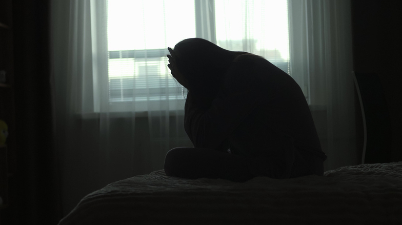 一觉醒来突发头痛，深圳女子险丧命！测出大量病毒！医生：或与熬夜有关 ... ... ...