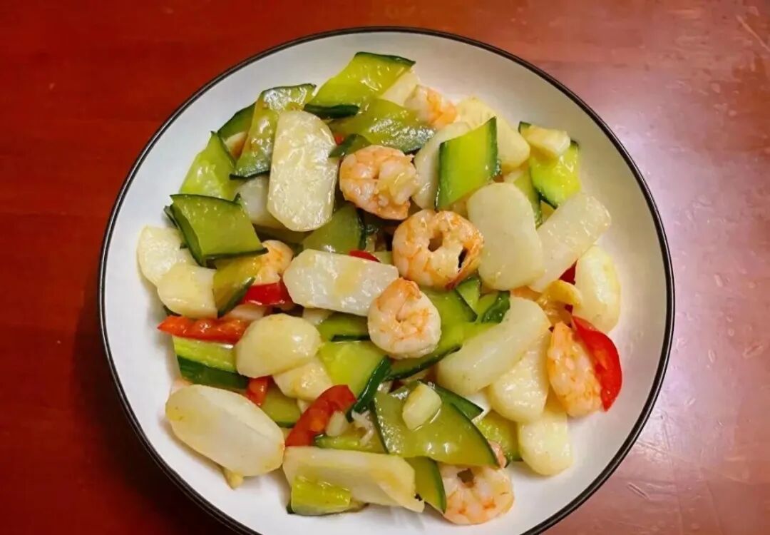 荸荠炒虾仁，鲜甜脆爽、清爽美味又解腻