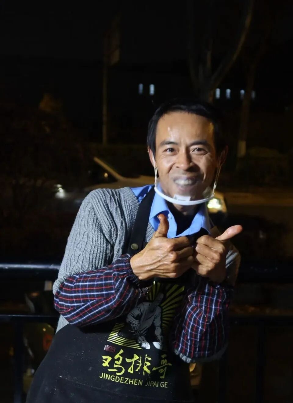 “鸡排哥”这一年：巡炸档期排到春节前，有人说他飘了