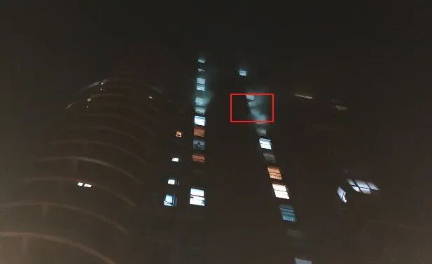 小情侣深夜组养生局，手抖烧光半个出租屋