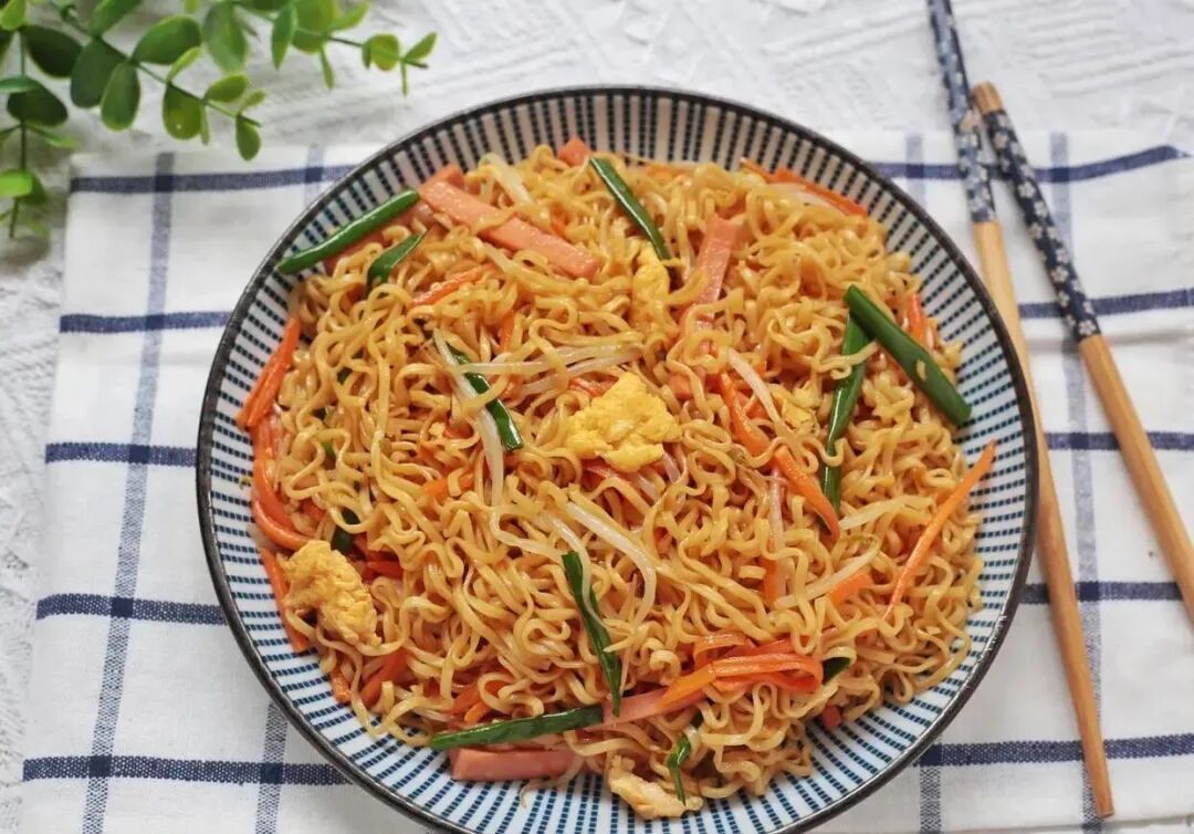 天冷了，孩子早餐最馋这碗面，10分钟上桌，能量满满，好吃又管饱 ... ...