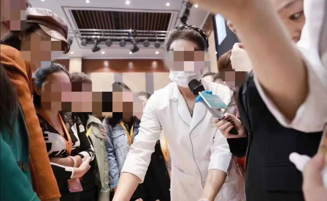 当产后修复遇上“成功学”：53岁的她，投资120万追随“大女主”学“回春秘术” ... ...