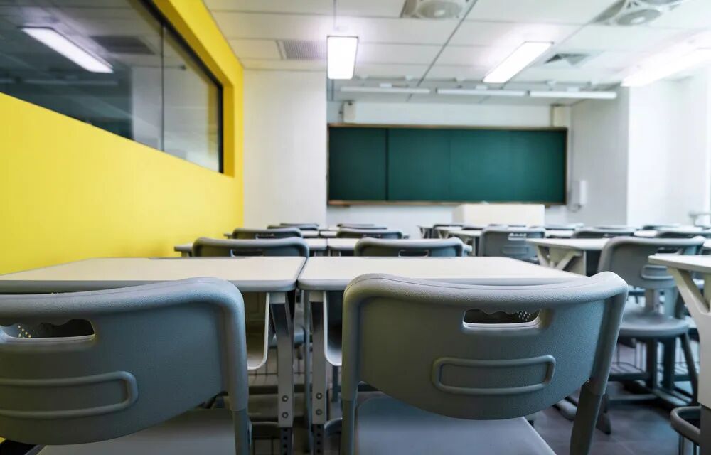 市价不到两百元，校园采购价却高达七八百？