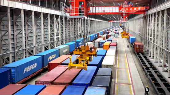 全国40%中欧班列，从新疆边陲小城驶向世界