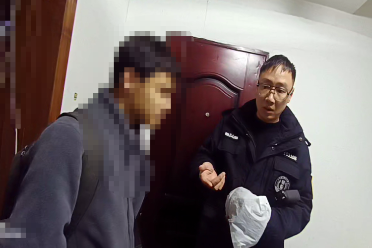 男子破解无人机程序，多次在管制空域超高飞行，最高达3280米，对民航飞行安全构成重大 ...