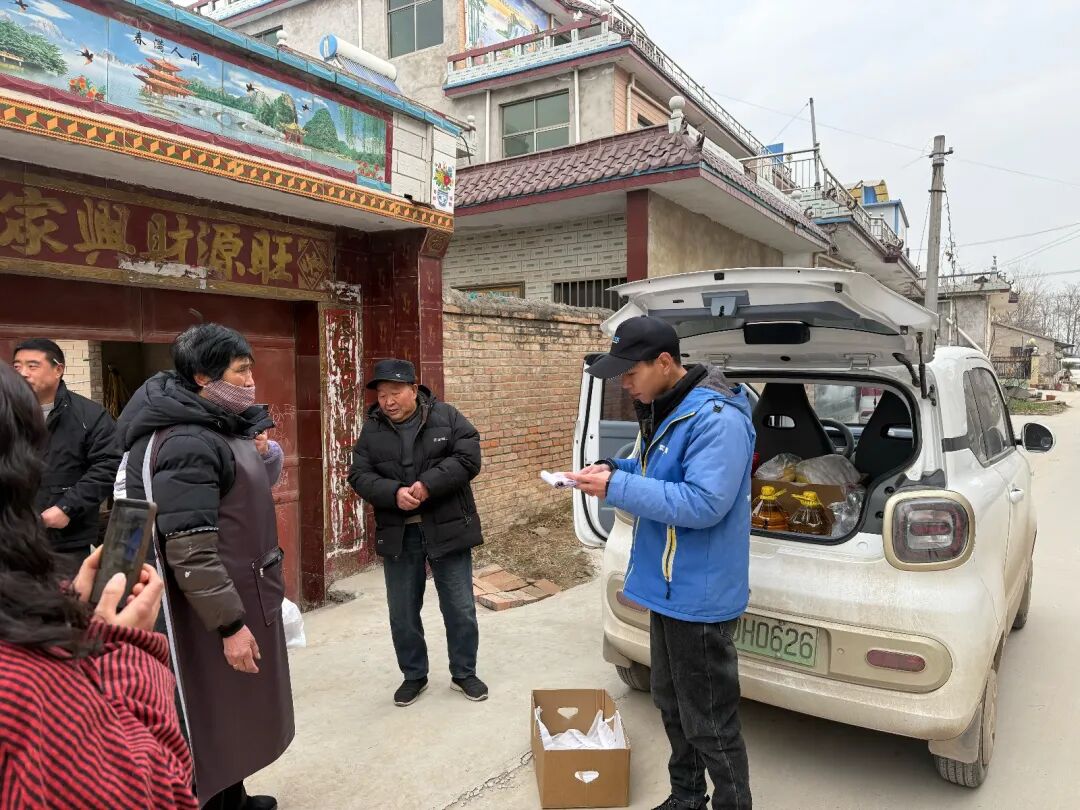 帮游子给留守老人买年货走红，河南90后小伙不喜被称“面子特派员”：孝心要在面子前边 ...