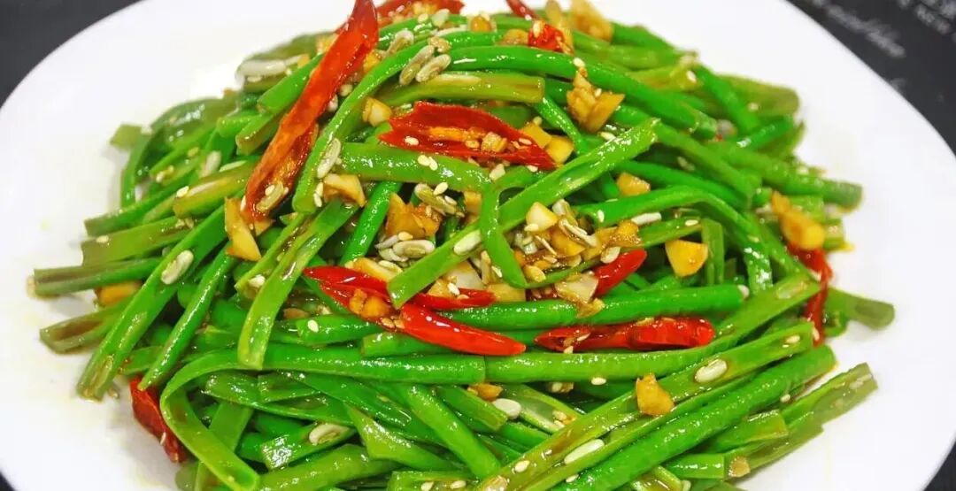 “睡眠不好，多是肝火旺”，春天多吃这“3绿”，降肝火、助睡眠 ... ...