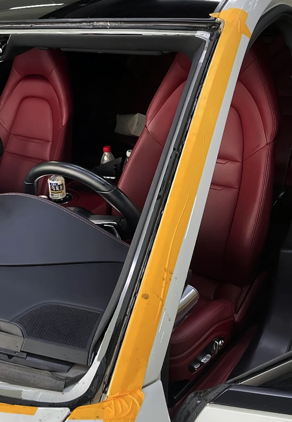 市民为救突发心梗家人，砸坏保时捷车窗取AED应急，车主回应：砸就砸吧，一块玻璃抵不  ...