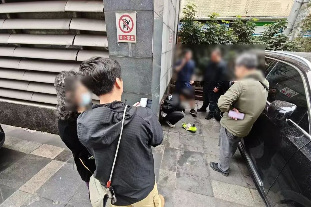 广州女子和自称“军人”男子网恋，坚持取8万元现金“给家用”，被民警劝回家后再陷热  ...