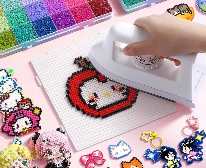 女孩在家玩拼豆，突然爆炸起火，手部被烧伤，妈妈晒出监控画面：这就是个“隐形炸弹” ...