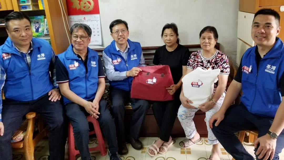 为建立关爱共融的社区，香港特区政府2023年起在全港十八区建立了452支关爱队，持续为市民提供便民服务。民政及青年事务局局长麦美娟今日（22日）表示，关爱队至今已探访约61万个长者住户和有需要的住户，提供了约10  ...