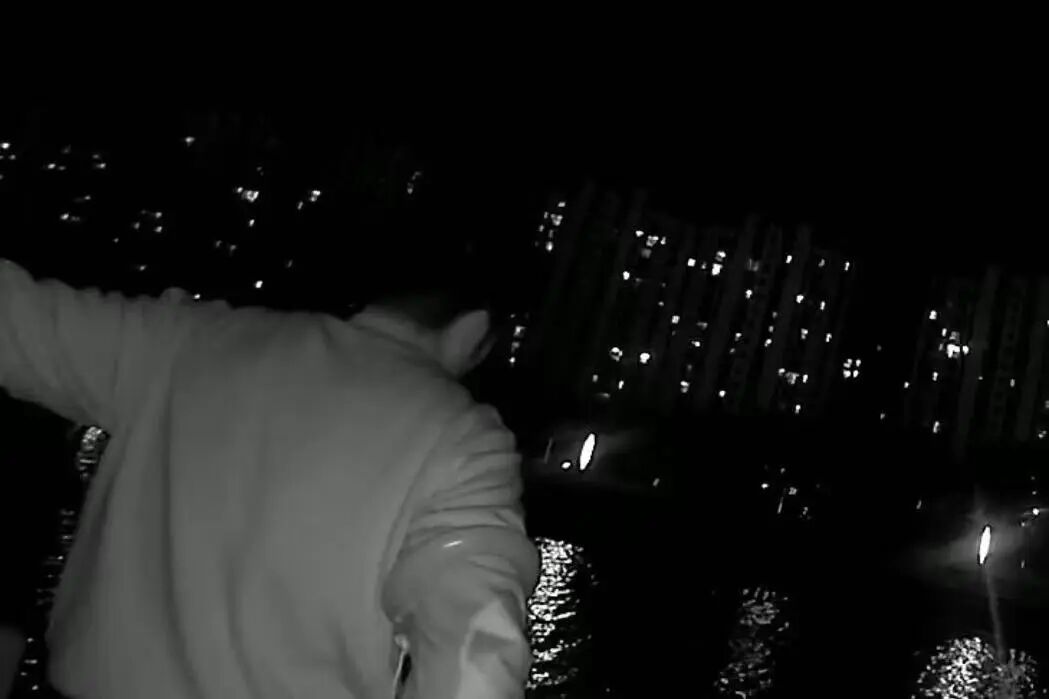 女子负气离家出走，“有水流，她在河流附近！” 细心民警从通话背景声察觉到风险……  ...