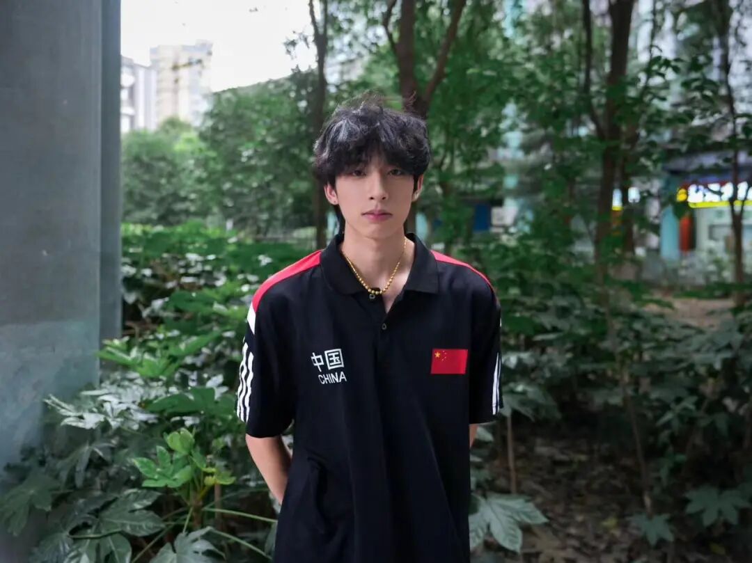 帅小伙19岁时冲上热搜，21岁又干了一件大事！