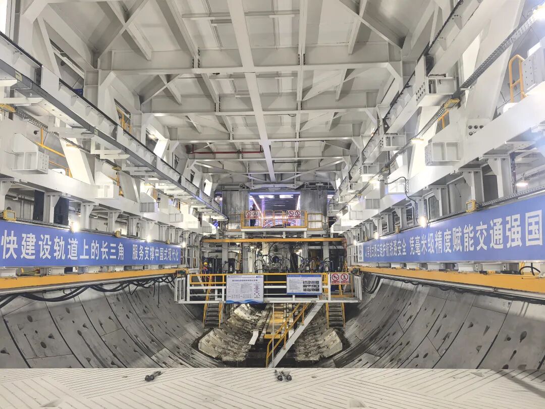 长江水下，将通高铁！