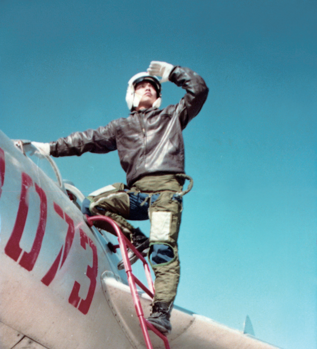 “25年了，阿伟，你放心吧！”