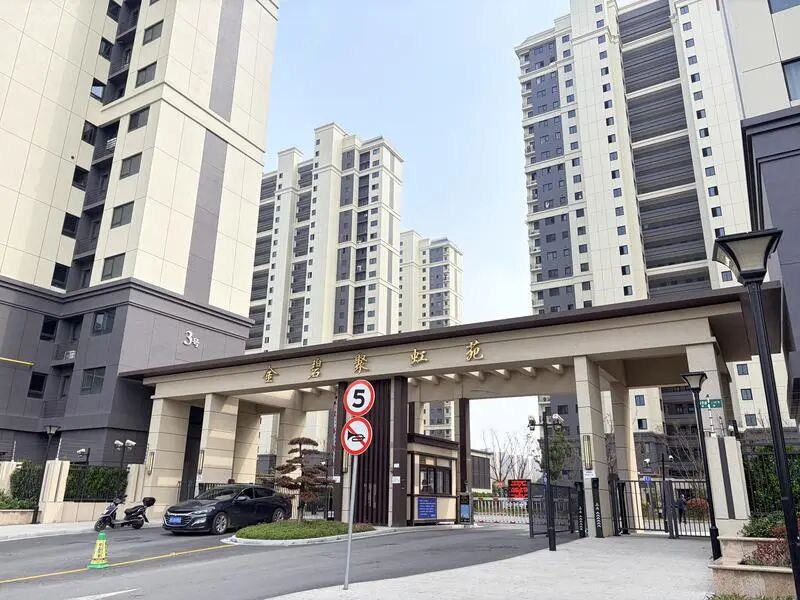 “求救电话都打不出去！”沪上新建小区深陷“信号孤岛”，多次发生“电梯惊魂”，还出 ...