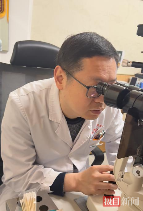 湖北14岁男孩因常与家中猫狗同吃同睡，双眼感染弓蛔虫幼虫近乎失明，医生：不可逆，延 ...