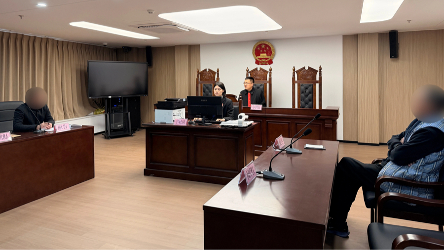 上海一女子怒告前夫：“离婚多年，为什么前婆婆墓碑上有我的名字？” ... ...