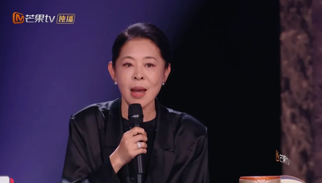 67岁倪萍道歉，连说三遍“我错了”