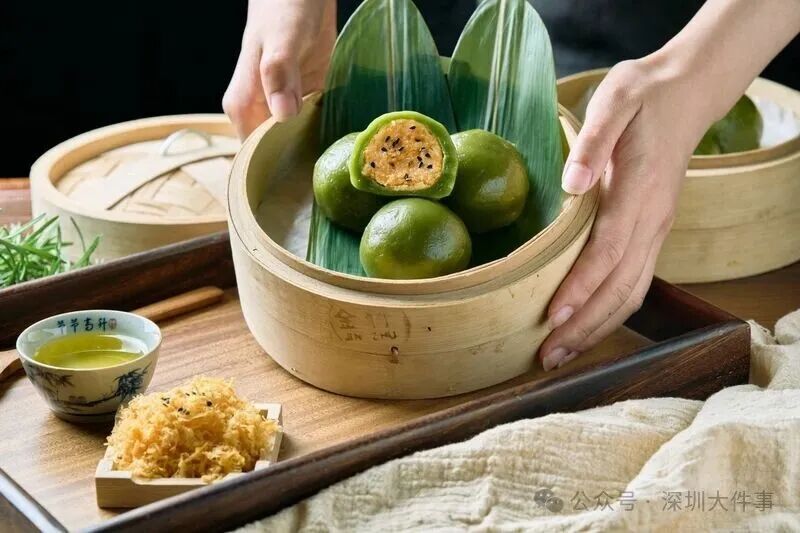 女子一天内连吃5个青团，被紧急送医！医生提醒