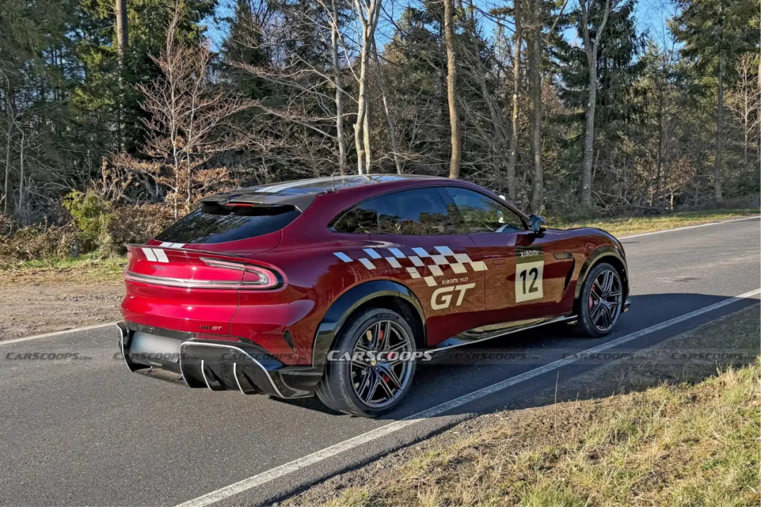 小米YU7 GT实车海外谍照，战斗气息十足！