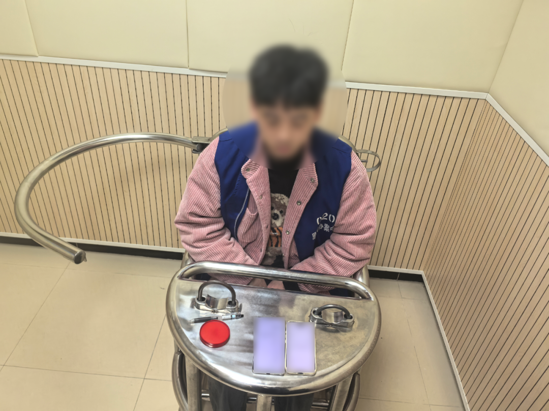 7人非法骗取平台商户补贴12万余元，警方：某电商平台内部员工崔某浩，利用平台补贴政  ...