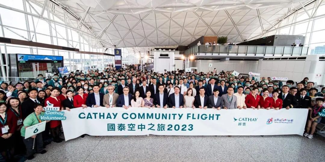 近日，“香港飞香港”话题登上微博热搜。网友截图显示，该航班始发地与目的地均为香港国际机场。不少网友初看以为是系统故障，评论区一片疑惑。航班信息网络截图事实上，这类始发与到达均为同一机场的“闭环航班”在 ...