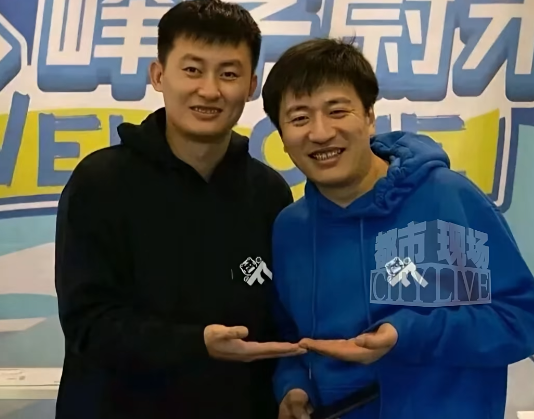 张雪峰意外离世后团队首次开播，历时5小时累计观看超600万，“峰学未来”总经理武亮： ...