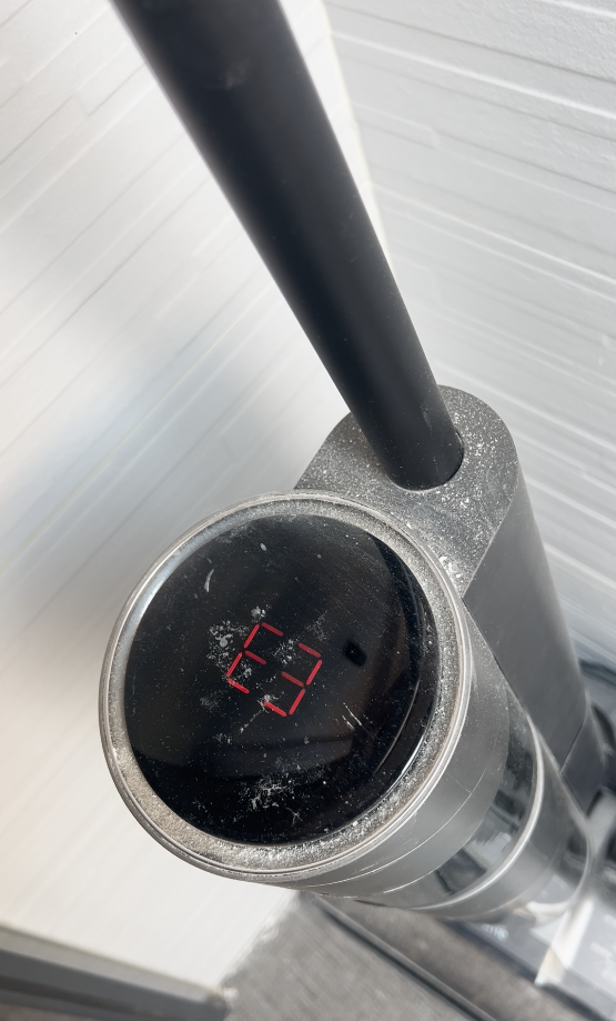 男子怒喊想“直播砸追觅洗地机”：买了2台，越拖越臭还扫不干净，修好后又“罢工”；  ...