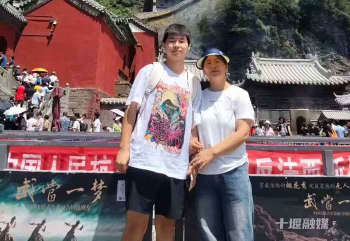 16岁刘泽宇：不救妈妈誓不罢休