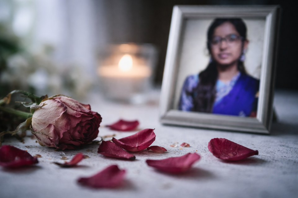 震惊！女子遭艾滋男强制注射HIV毒血！精神崩溃上吊自杀