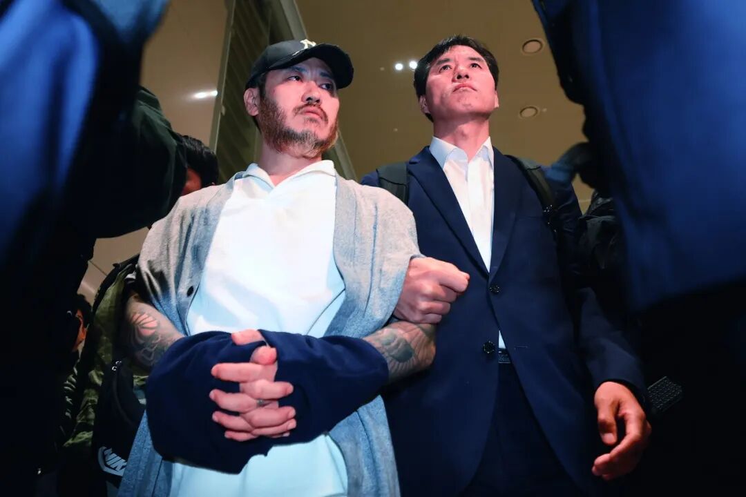 身背3条人命，在狱中遥控贩毒圈，这个“毒王”何以横行