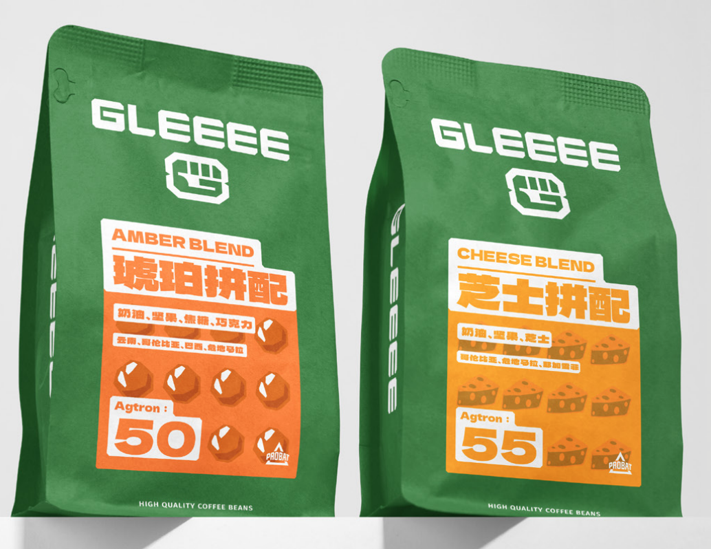 第139届广交会展馆内，咖啡香气与机械运转的轻响交织。一台智能咖啡机器人摊位前，外国客商围得水泄不通——机械臂精准舞动，奶泡在咖啡上拉出细腻纹路，流畅动作与醇厚香气引得众人频频赞叹。不少外商主动上前交流  ...