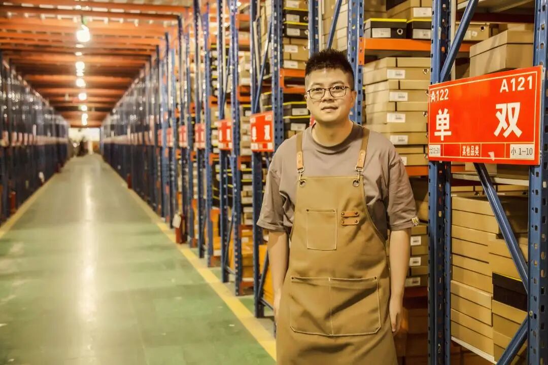 负债3300万后连续直播1500余天逆风翻盘！他靠一双高跟鞋“跑”出自己的飞驰人生 ... ...