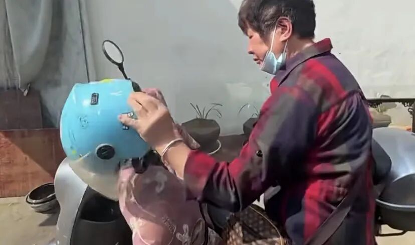 2粒错写成21粒！医生开错药量，大妈一天吃了42粒胶囊，卫健局已介入 ... ...