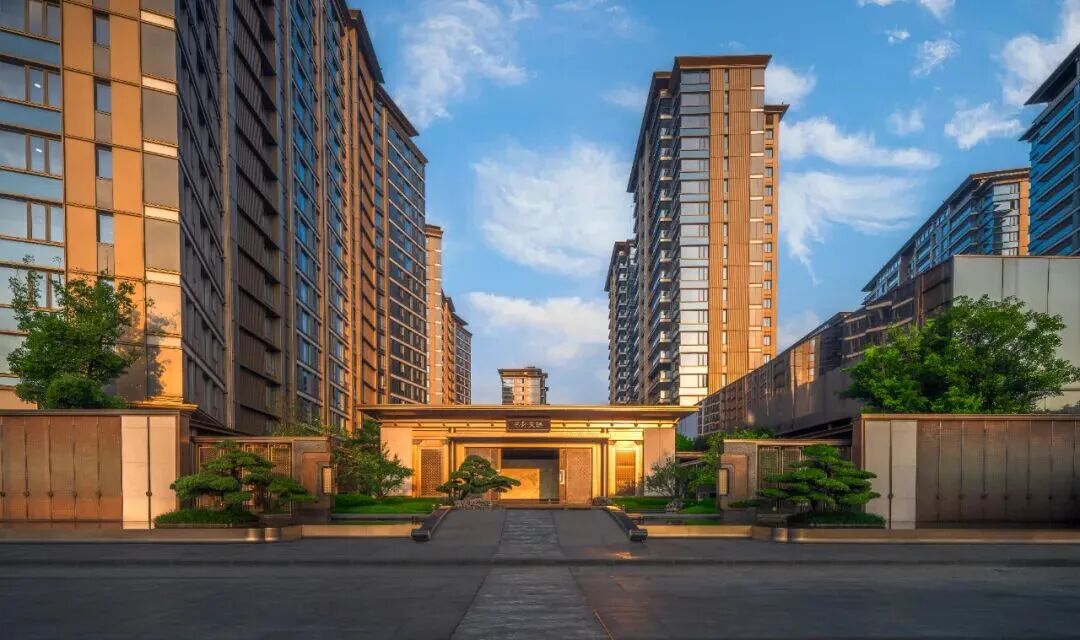 昨晚，天河区教育局一纸文件，让业主们沸腾了！广东实验中学天河九年制学校的招生地段，依旧纯粹，仅对口保利天瑞，家楼下小学、初中双锁定！来源：天河区教育局招生地段文件截图，点击大图查看这是广州最好的学校， ...